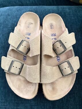 EUC Arizona Sofa Footbed Oyster Tonal Suede Birkenstocks 38 Medium/Narrow